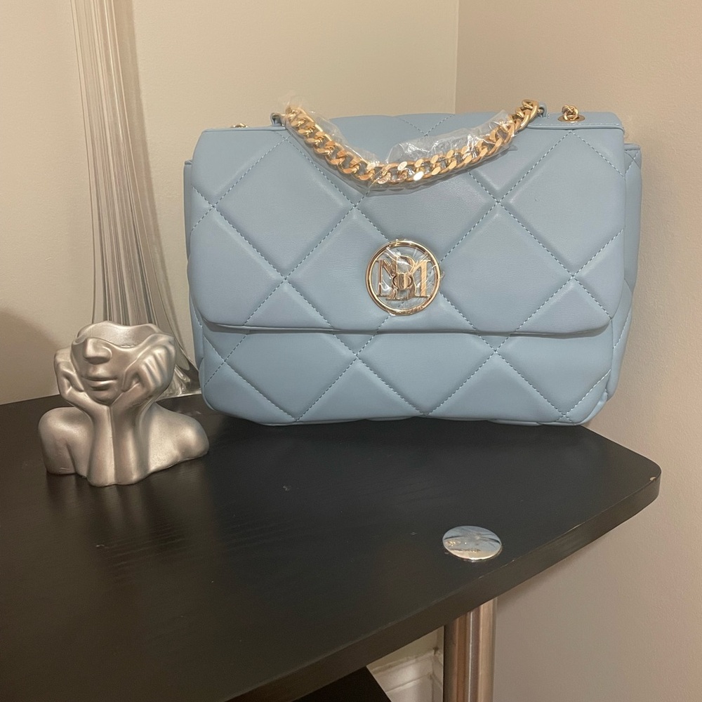 Elegant Blue Quilted Handbag with Gold Chain